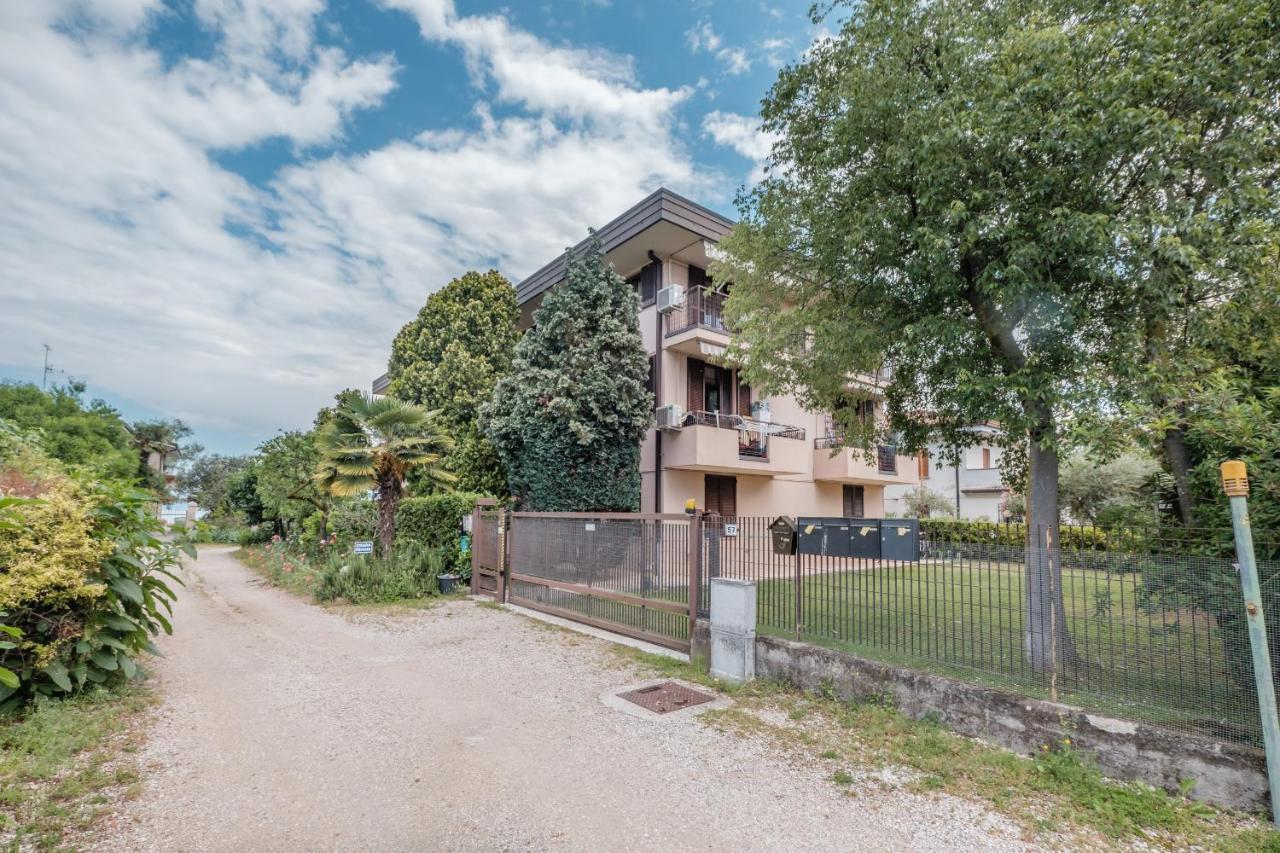 Casa Lugana 9 - Monolocale Con Piscina Fronte Lago Sirmione Exterior photo