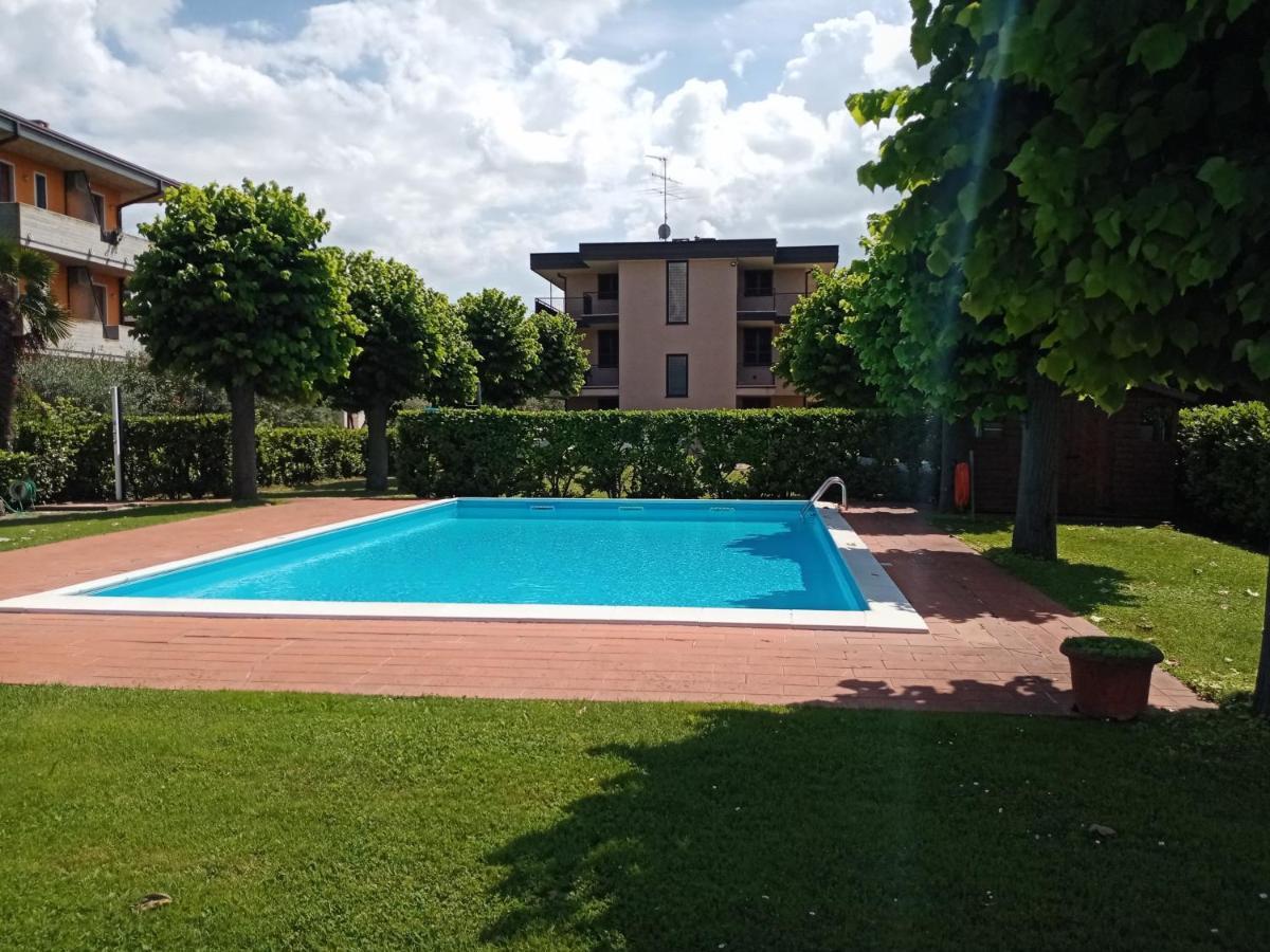 Casa Lugana 9 - Monolocale Con Piscina Fronte Lago Sirmione Exterior photo